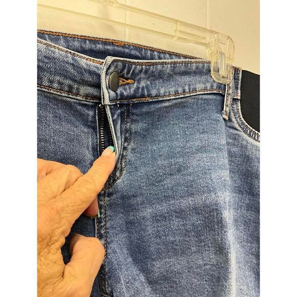 Brand New Isabel Women's Size 4 Maternity Size Expanding Midi Shorts Cuffed Hems - Picture 4 of 10